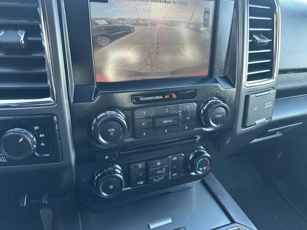 Ford F-150 4WD SuperCrew 157" Lariat w/HD Payload Pkg 2015