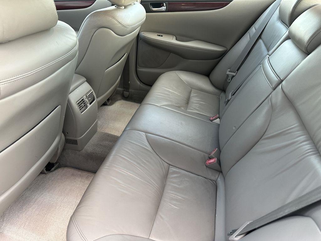 Lexus ES 300 4dr Sdn 2003