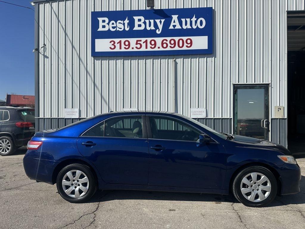 Toyota Camry 4dr Sdn I4 Man (Natl) 2010