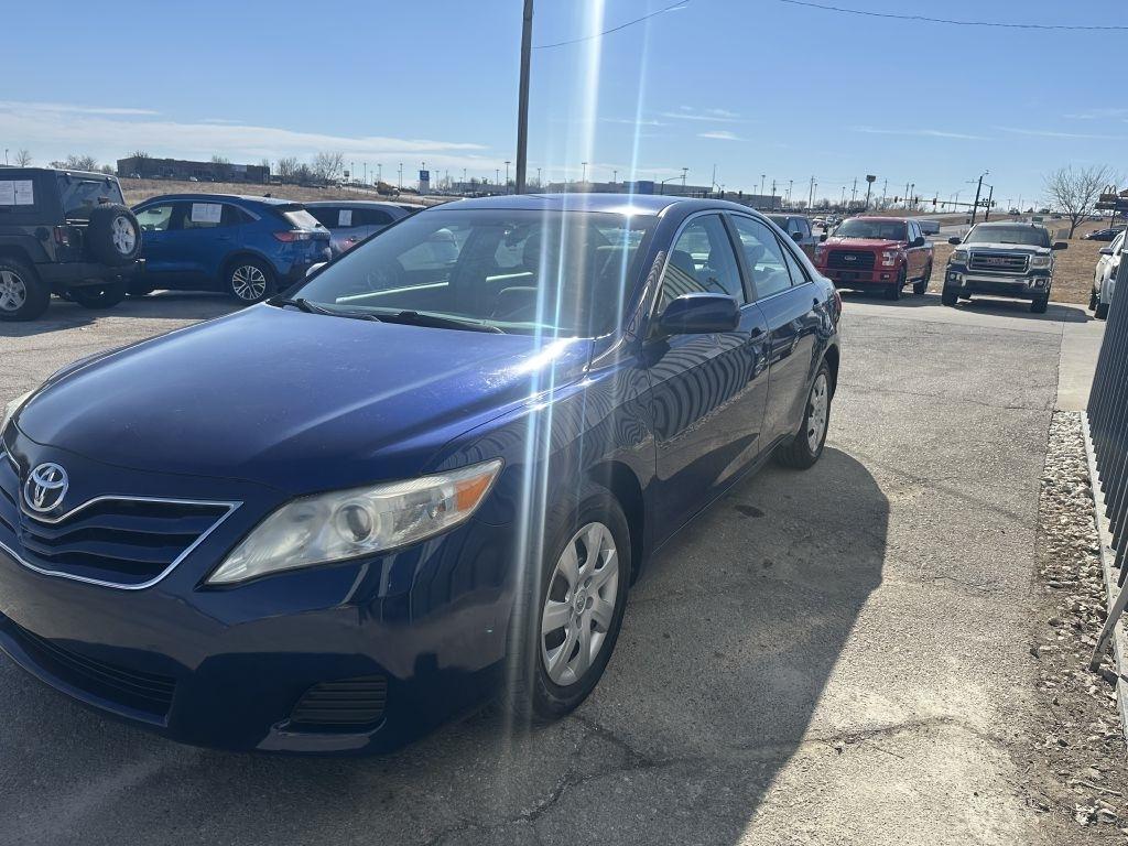 Toyota Camry 4dr Sdn I4 Man (Natl) 2010