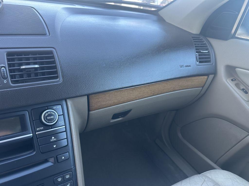 Volvo XC90 AWD 4dr I6 w/Snrf/3rd Row 2007