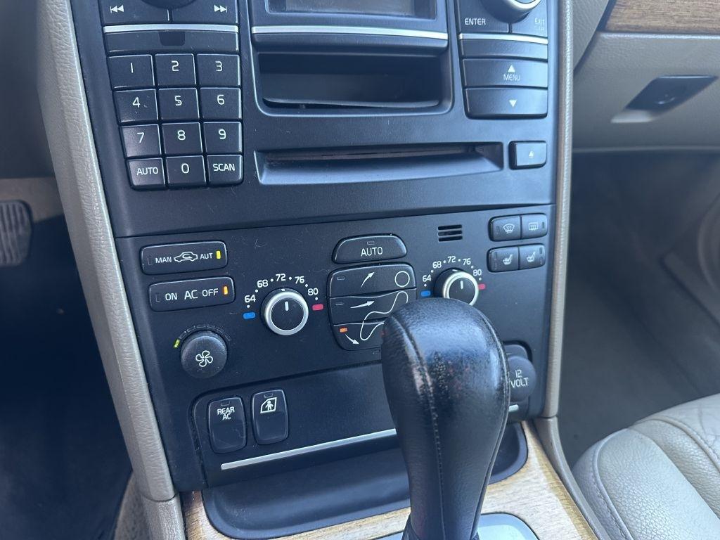 Volvo XC90 AWD 4dr I6 w/Snrf/3rd Row 2007