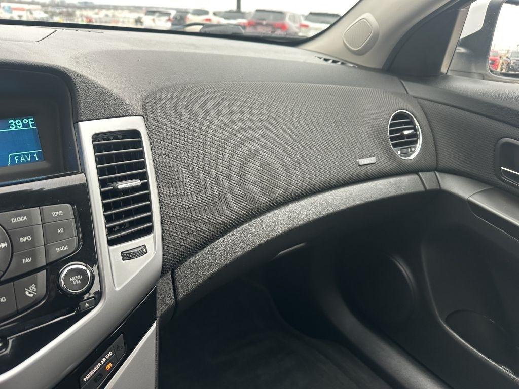 Chevrolet Cruze 4dr Sdn LT w/1FL 2012