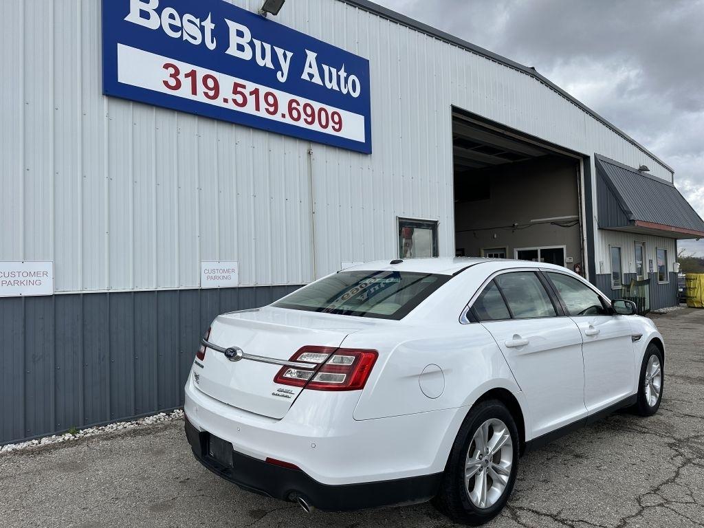 Ford Taurus 4dr Sdn SEL FWD 2016