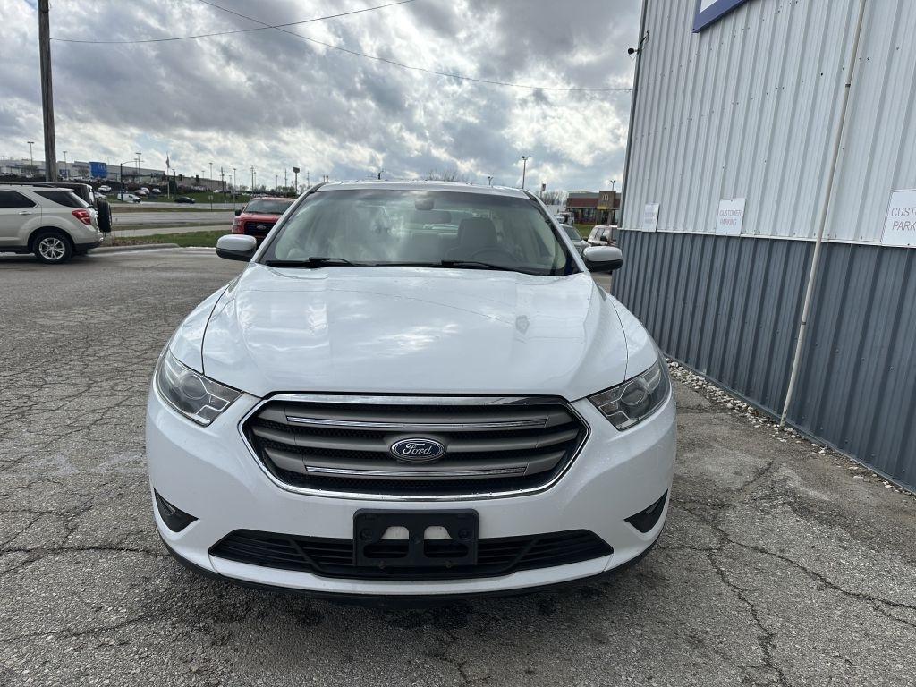 Ford Taurus 4dr Sdn SEL FWD 2016