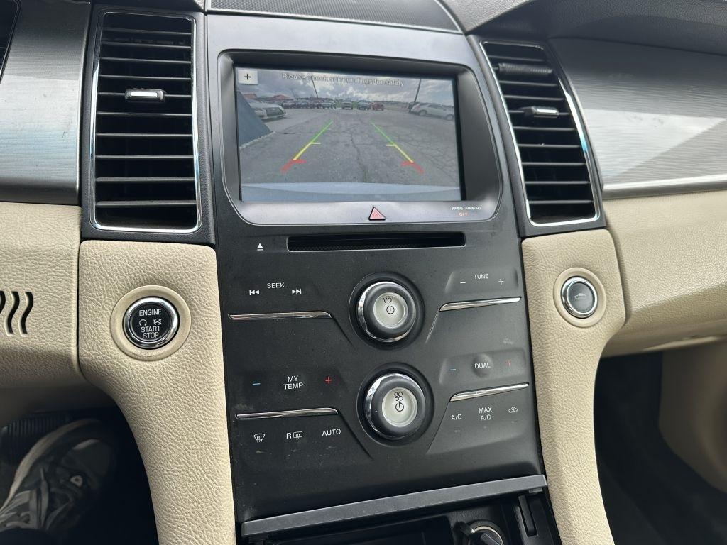 Ford Taurus 4dr Sdn SEL FWD 2016