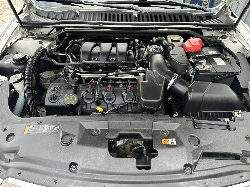 Ford Taurus 4dr Sdn SEL FWD 2016