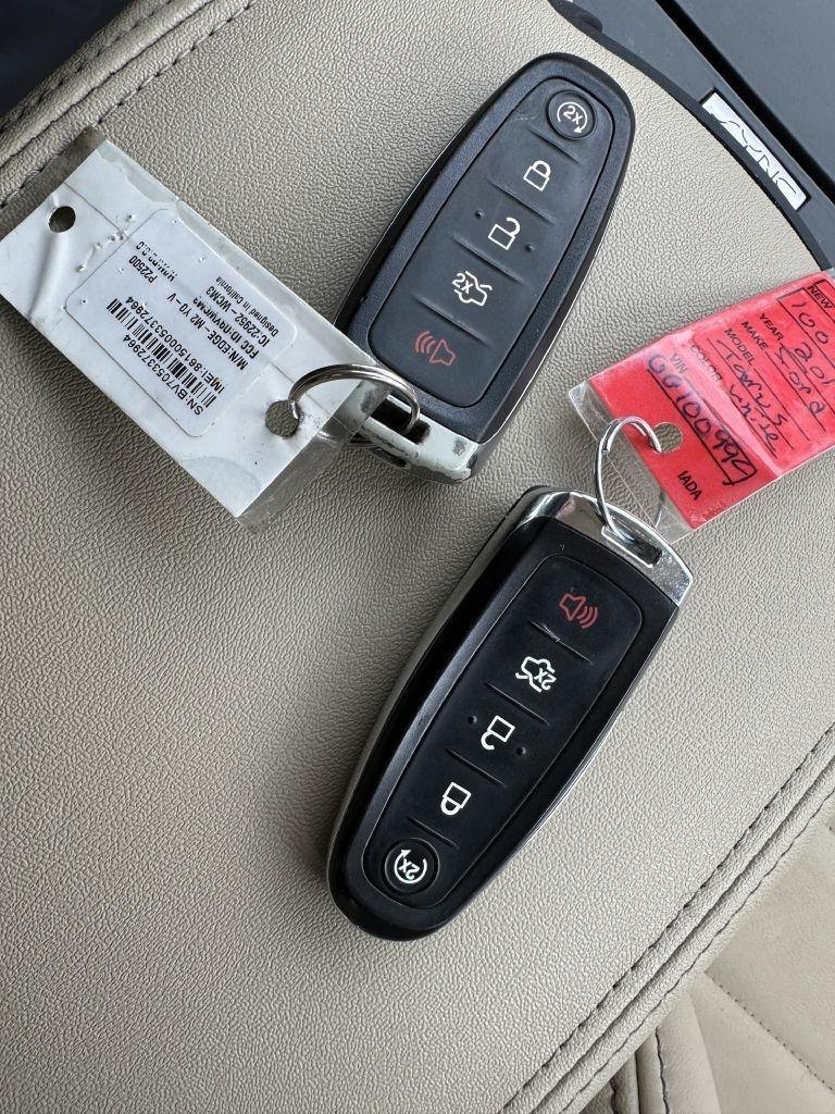 Ford Taurus 4dr Sdn SEL FWD 2016