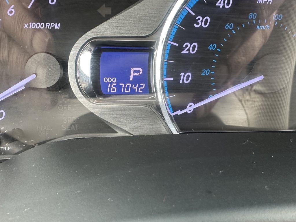 Toyota Sienna 5dr 7-Pass Van V6 XLE AWD (Natl) 2011