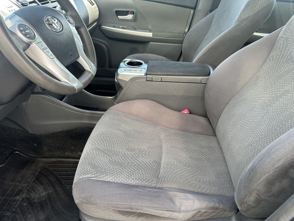 Toyota Prius V 5dr Wgn Three (Natl) 2013