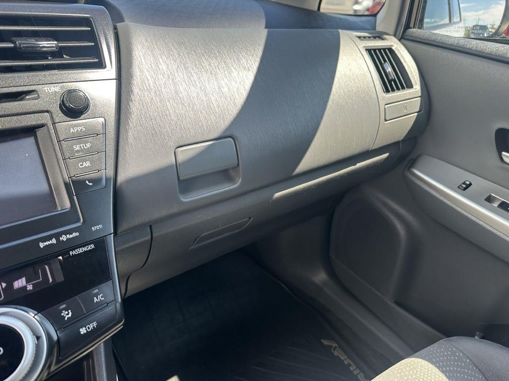 Toyota Prius V 5dr Wgn Three (Natl) 2013