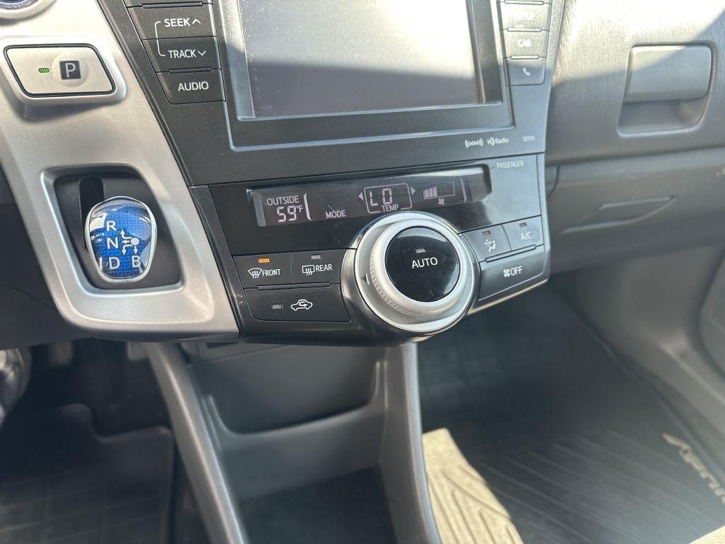 Toyota Prius V 5dr Wgn Three (Natl) 2013