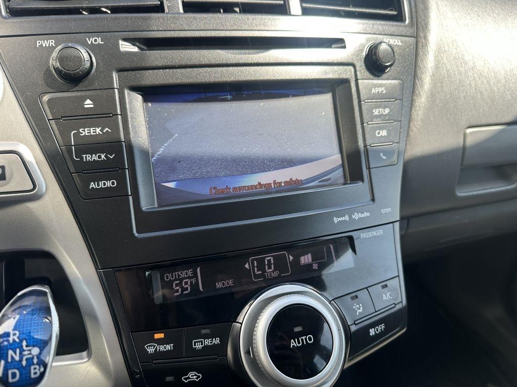 Toyota Prius V 5dr Wgn Three (Natl) 2013