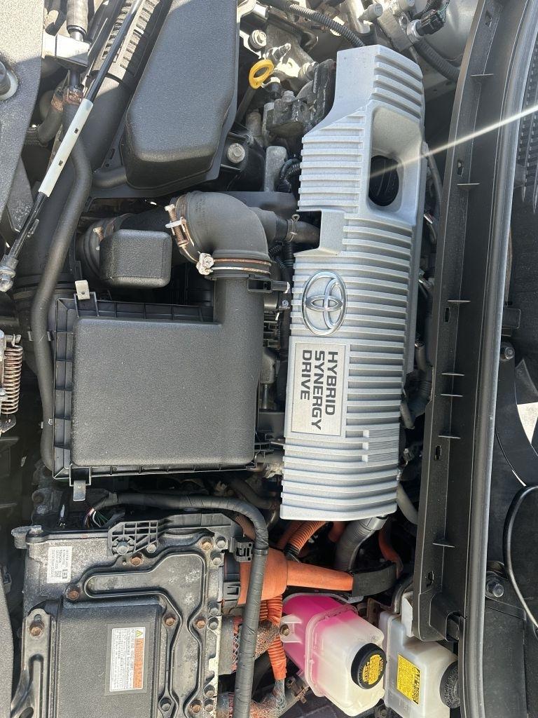 Toyota Prius V 5dr Wgn Three (Natl) 2013