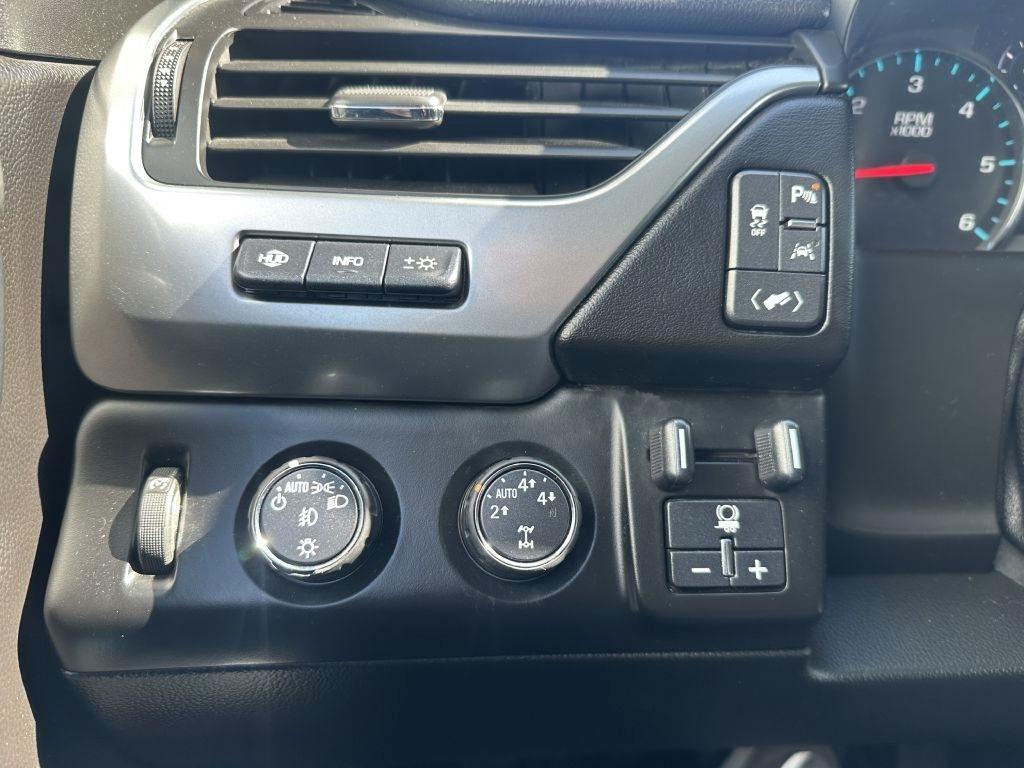 Chevrolet Suburban 4WD 4dr 1500 LTZ 2016