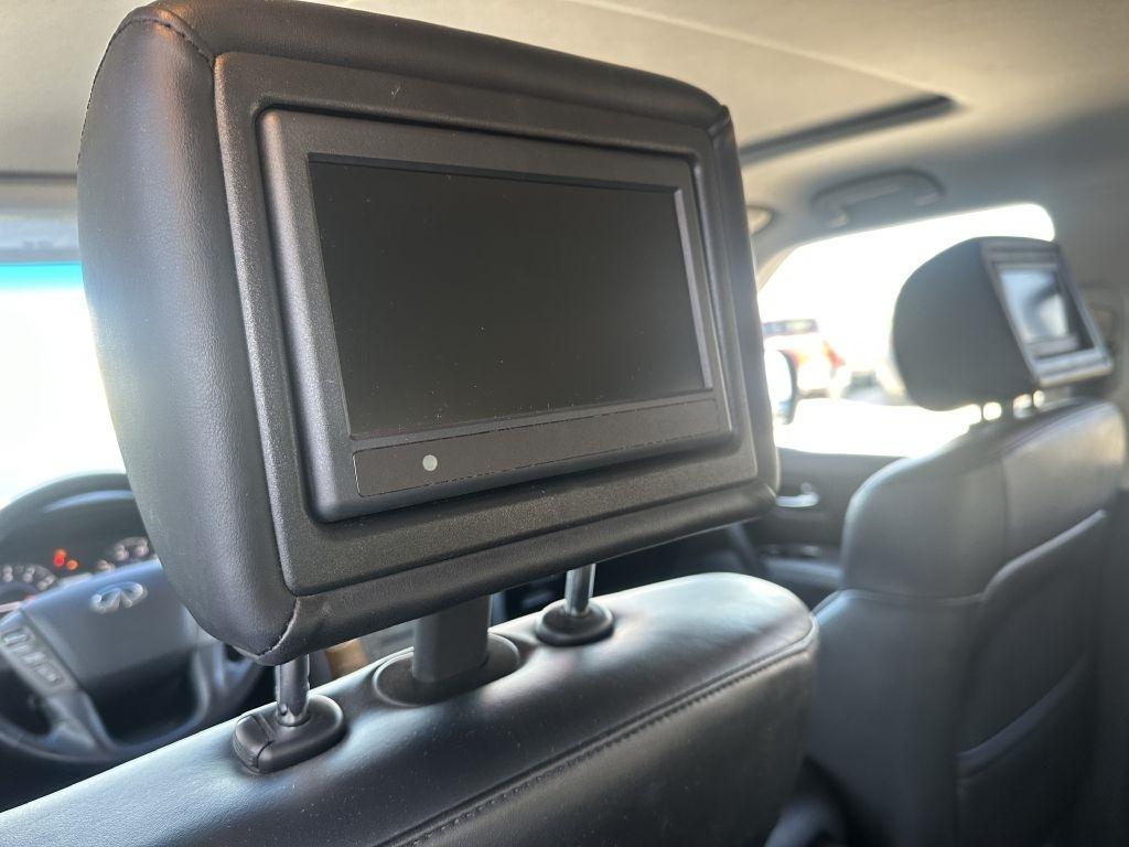 Infiniti QX56 4WD 4dr 7-passenger 2011