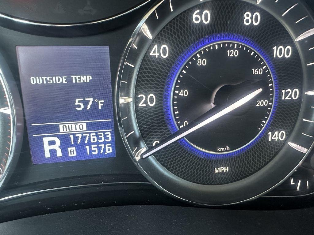 Infiniti QX56 4WD 4dr 7-passenger 2011