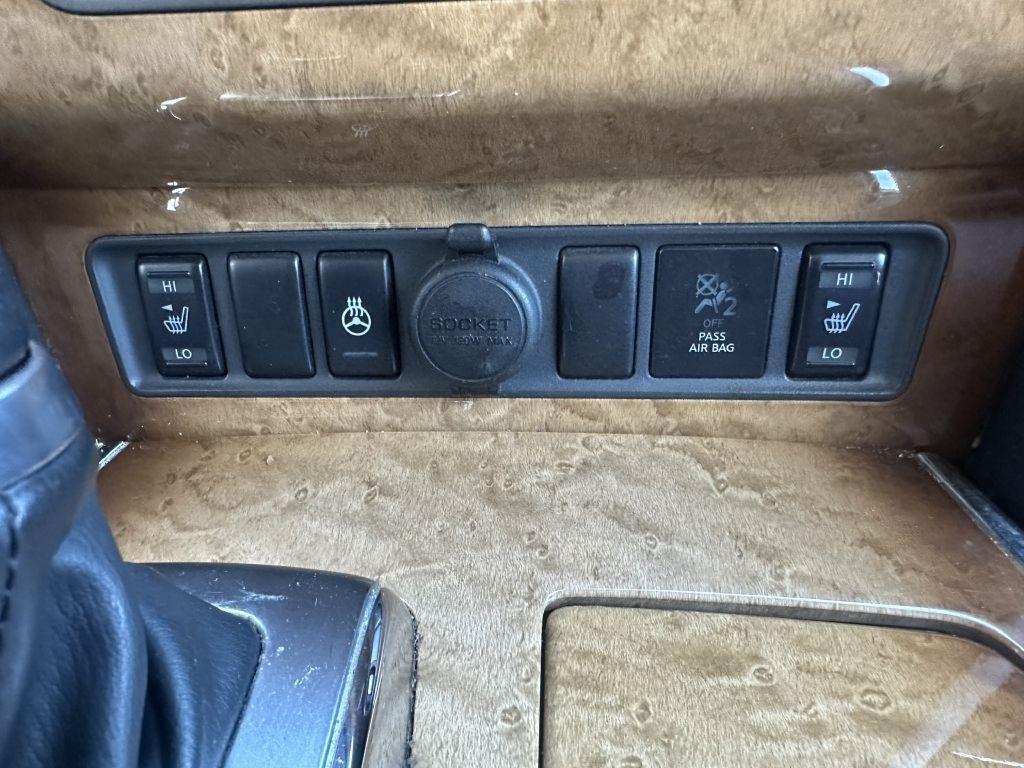 Infiniti QX56 4WD 4dr 7-passenger 2011