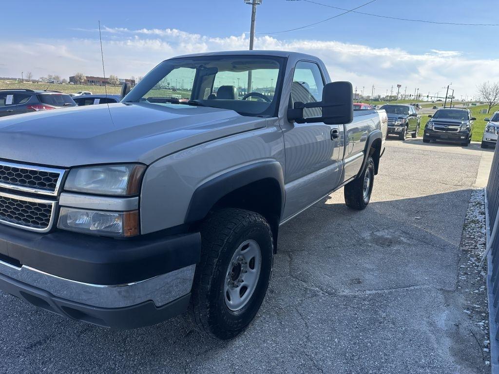 Chevrolet Silverado 2500HD Reg Cab 133" WB Work Truck 2005