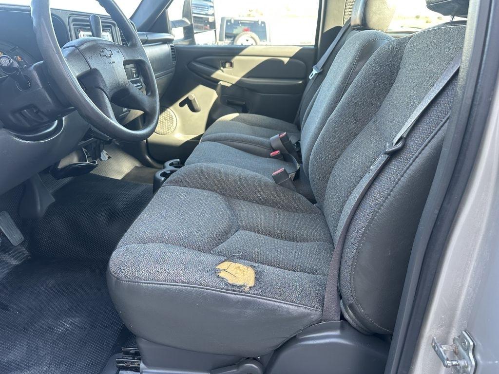 Chevrolet Silverado 2500HD Reg Cab 133" WB Work Truck 2005