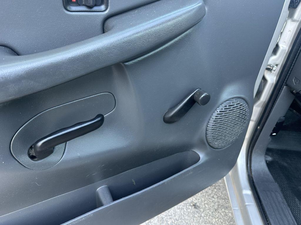 Chevrolet Silverado 2500HD Reg Cab 133" WB Work Truck 2005