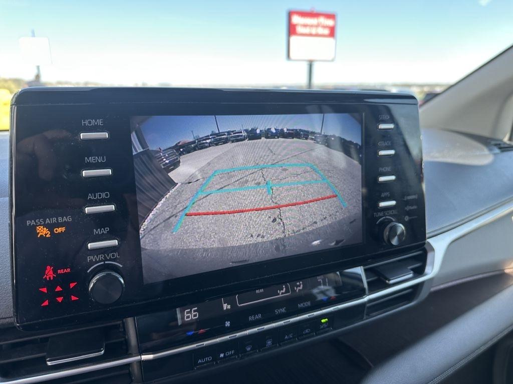 Toyota Sienna LE AWD 8-Passenger (Natl) 2021