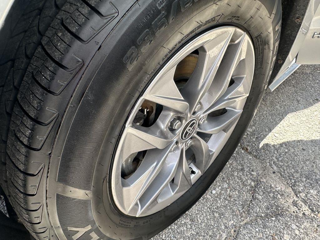 Toyota Sienna LE AWD 8-Passenger (Natl) 2021