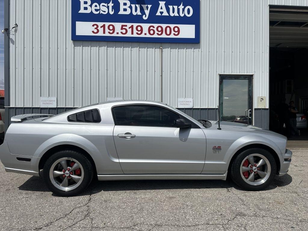 Ford Mustang 2dr Cpe GT Deluxe 2005