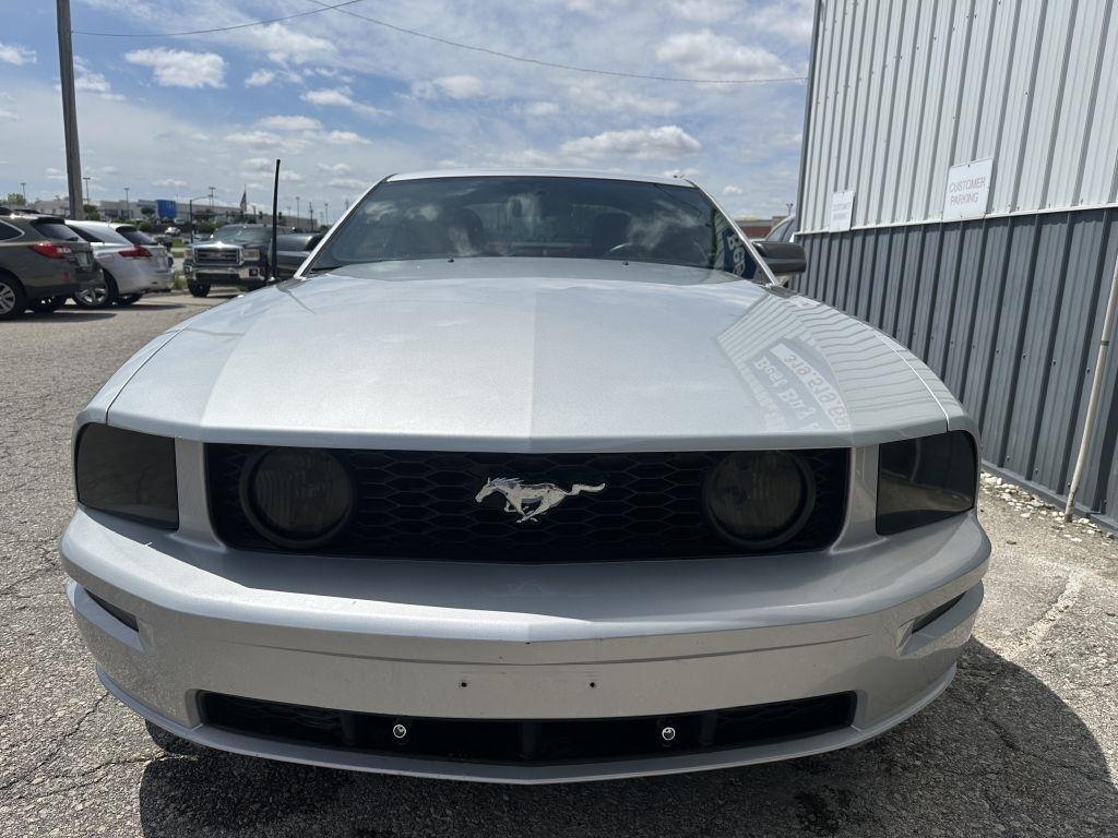 Ford Mustang 2dr Cpe GT Deluxe 2005