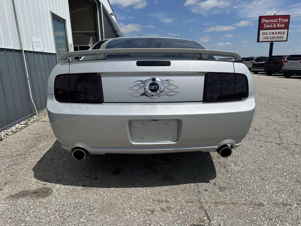 Ford Mustang 2dr Cpe GT Deluxe 2005
