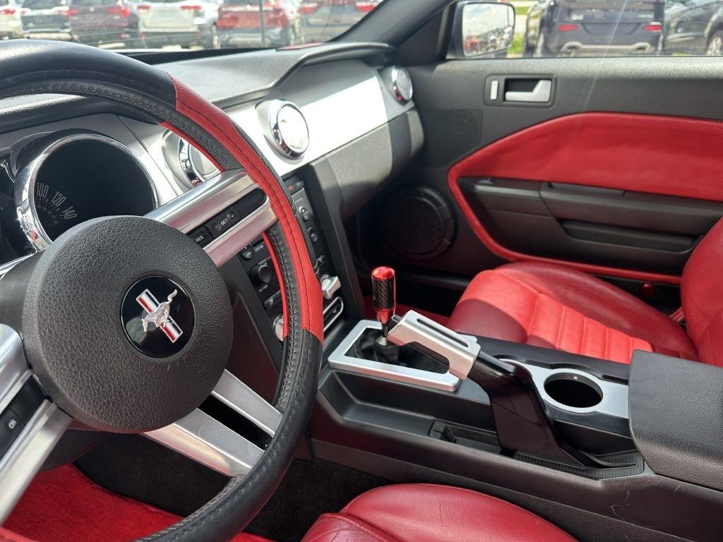 Ford Mustang 2dr Cpe GT Deluxe 2005