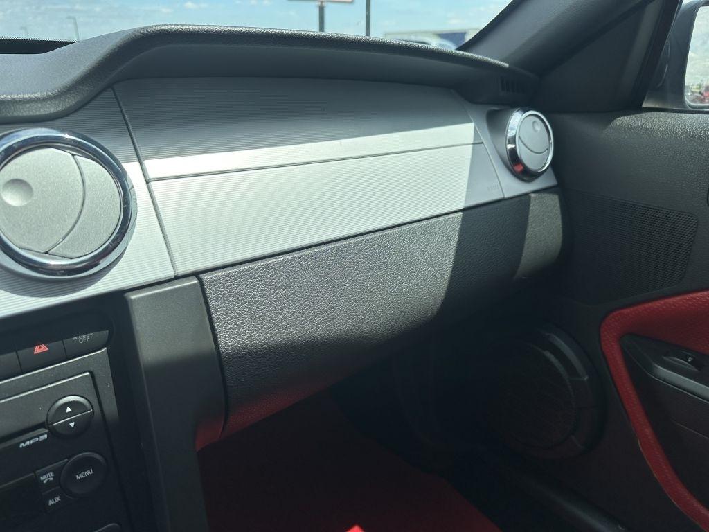 Ford Mustang 2dr Cpe GT Deluxe 2005