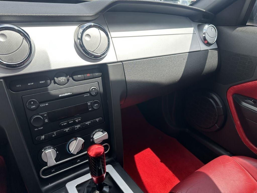 Ford Mustang 2dr Cpe GT Deluxe 2005