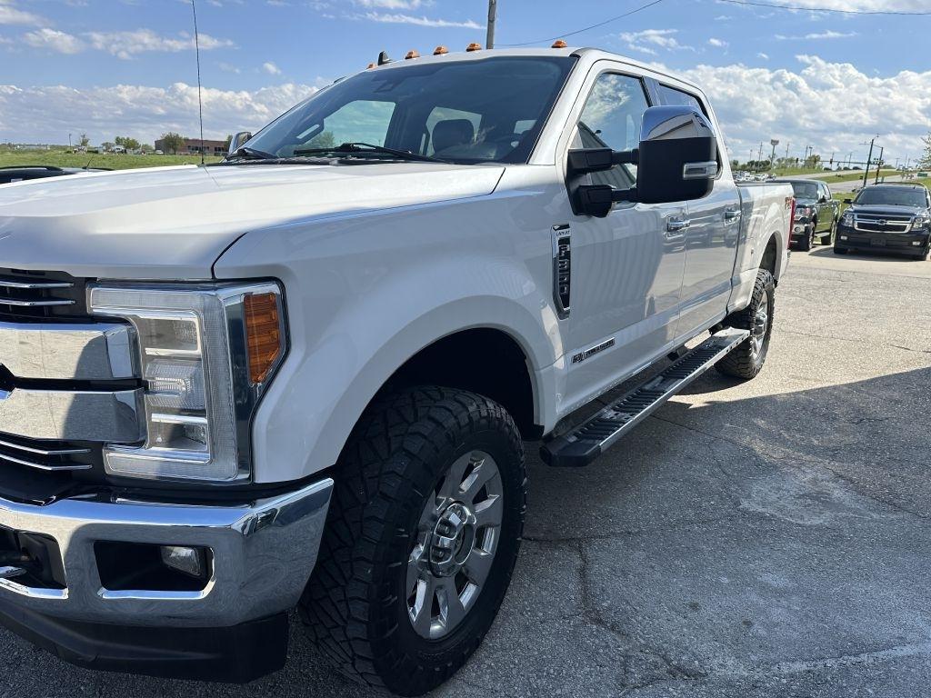 Ford Super Duty F-350 SRW King Ranch 4WD Crew Cab 8' Box 2019