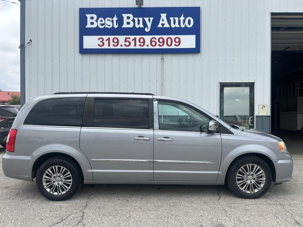 Chrysler Town & Country 4dr Wgn Touring-L 2013