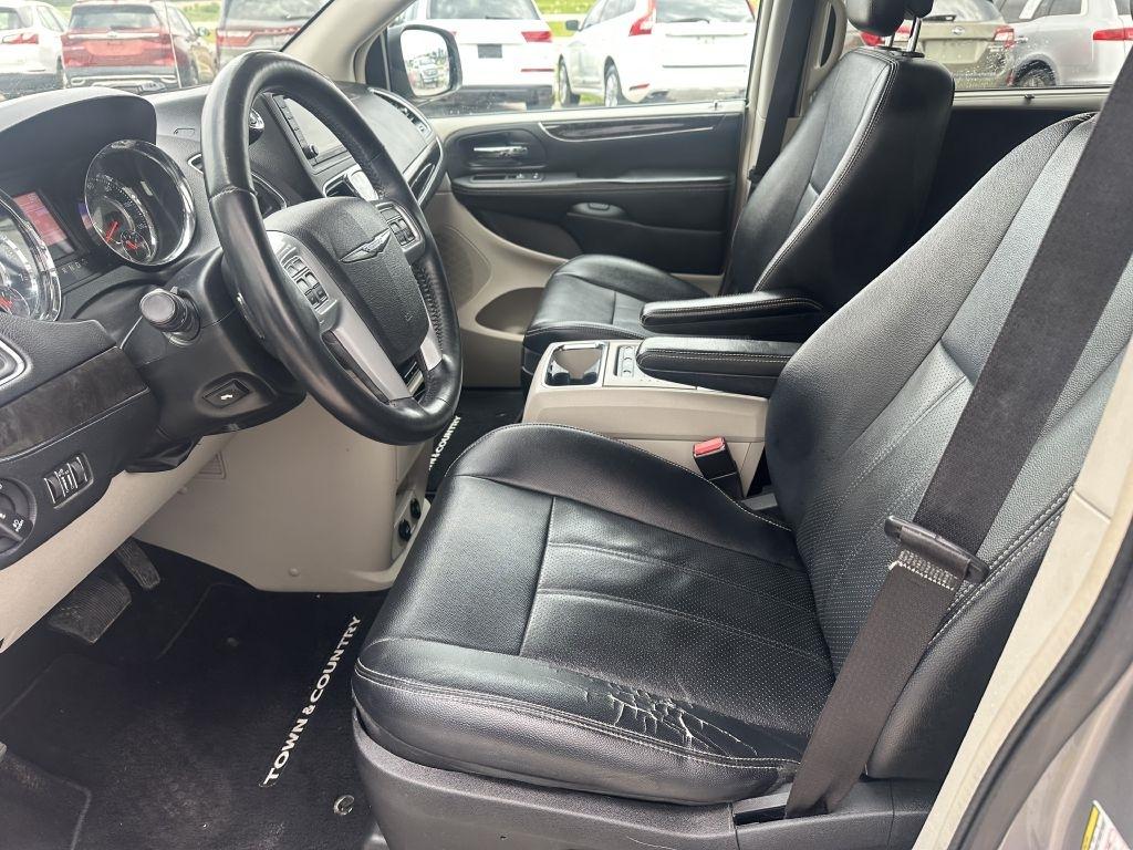 Chrysler Town & Country 4dr Wgn Touring-L 2013