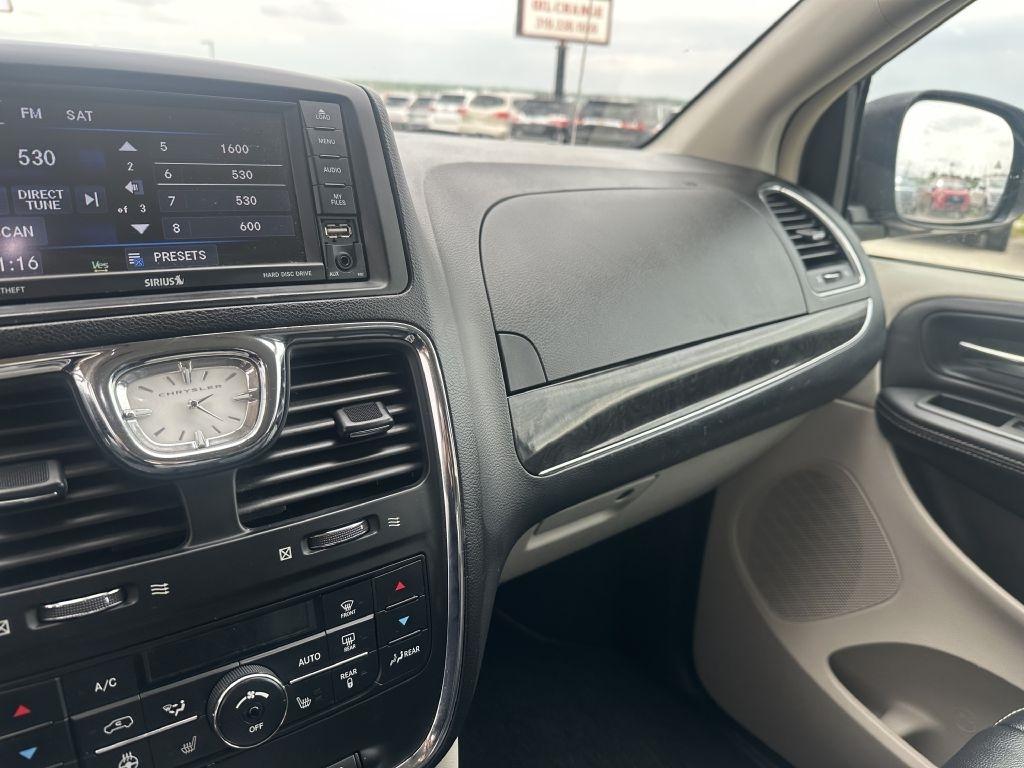 Chrysler Town & Country 4dr Wgn Touring-L 2013