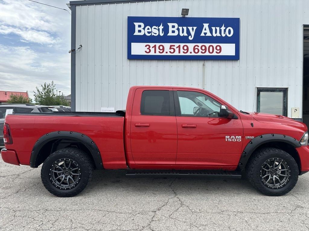RAM 1500 4WD Quad Cab 140.5" Sport 2016