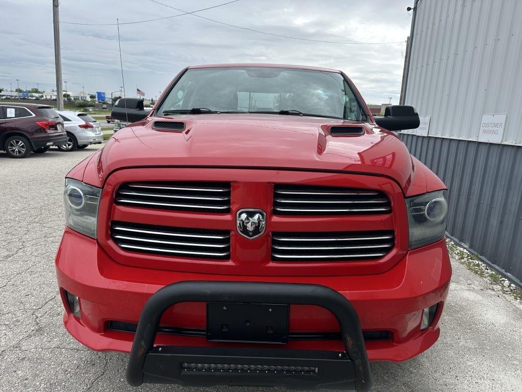 RAM 1500 4WD Quad Cab 140.5" Sport 2016