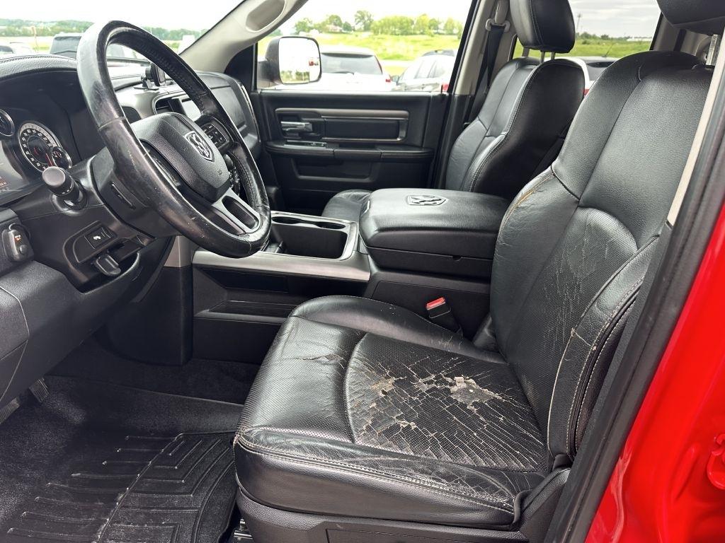 RAM 1500 4WD Quad Cab 140.5" Sport 2016
