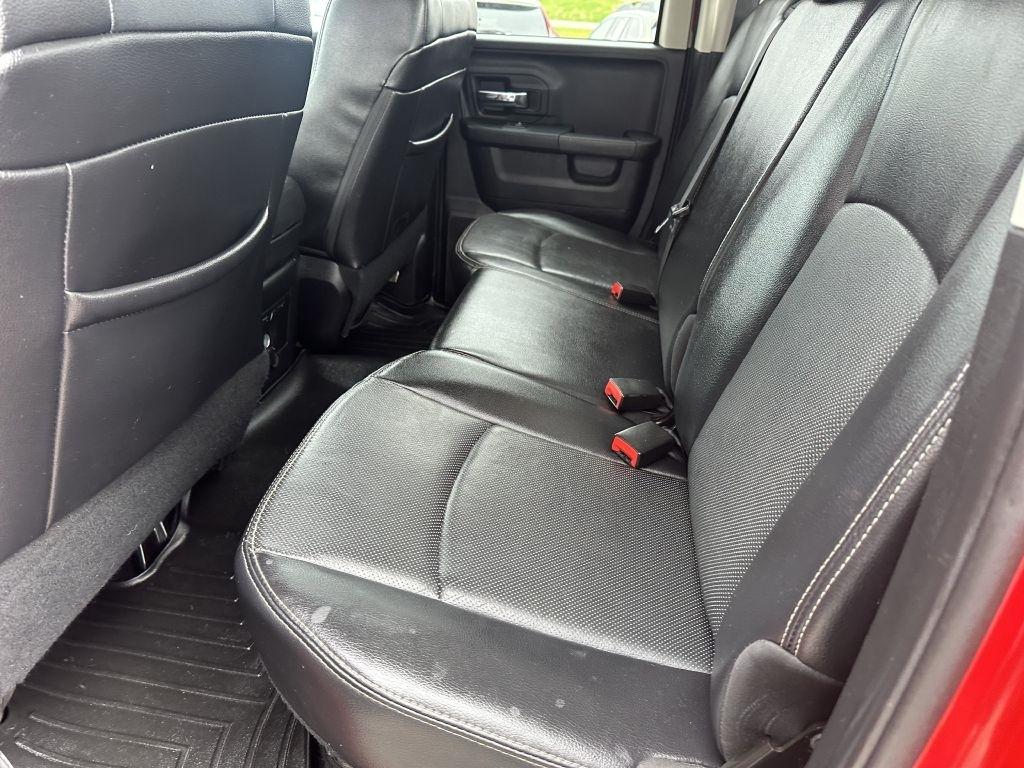 RAM 1500 4WD Quad Cab 140.5" Sport 2016