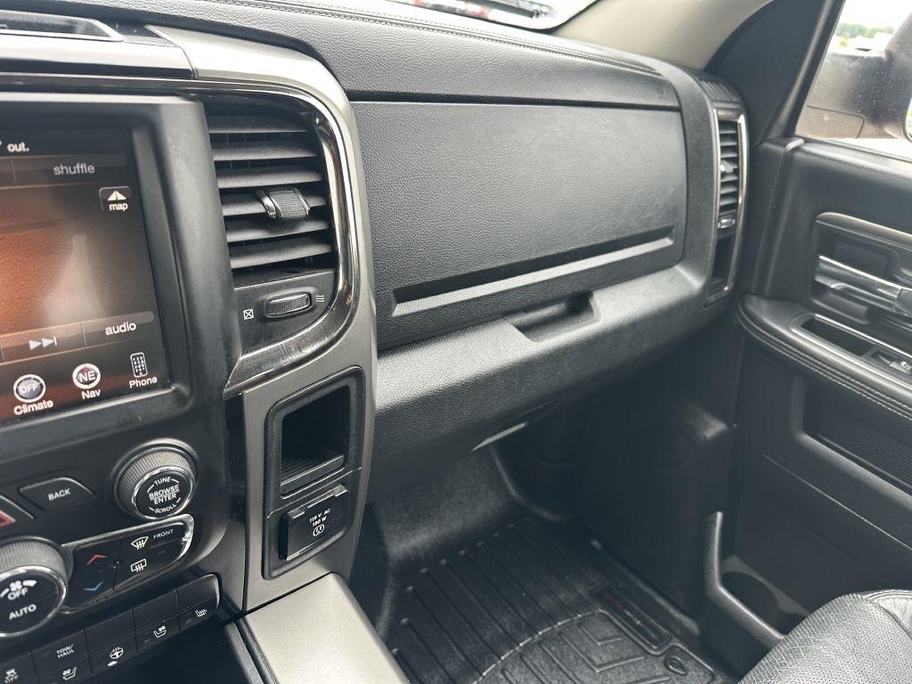 RAM 1500 4WD Quad Cab 140.5" Sport 2016