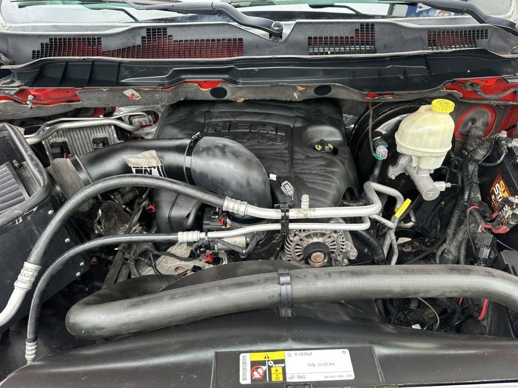 RAM 1500 4WD Quad Cab 140.5" Sport 2016