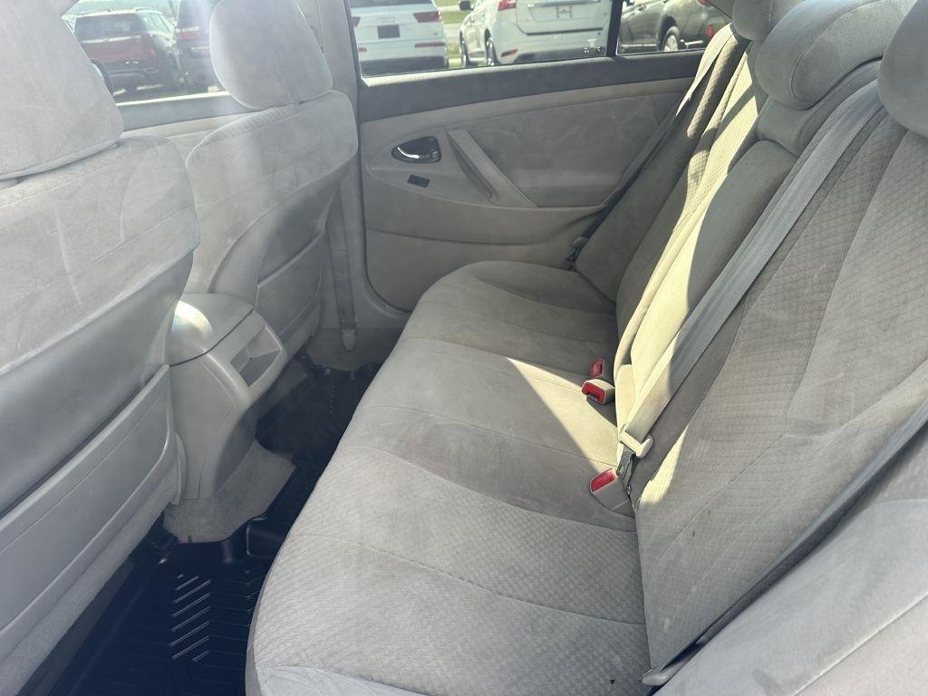 Toyota Camry 4dr Sdn I4 Man (Natl) 2009