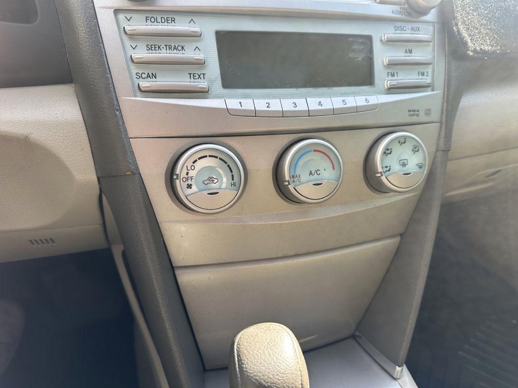 Toyota Camry 4dr Sdn I4 Man (Natl) 2009