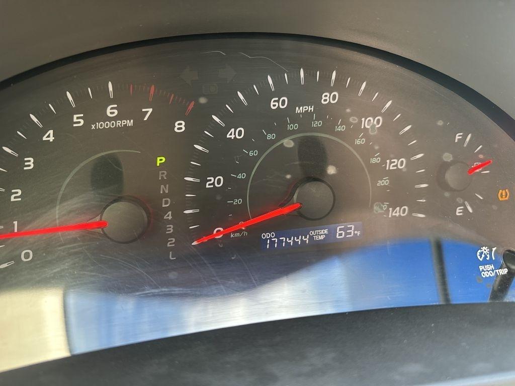 Toyota Camry 4dr Sdn I4 Man (Natl) 2009