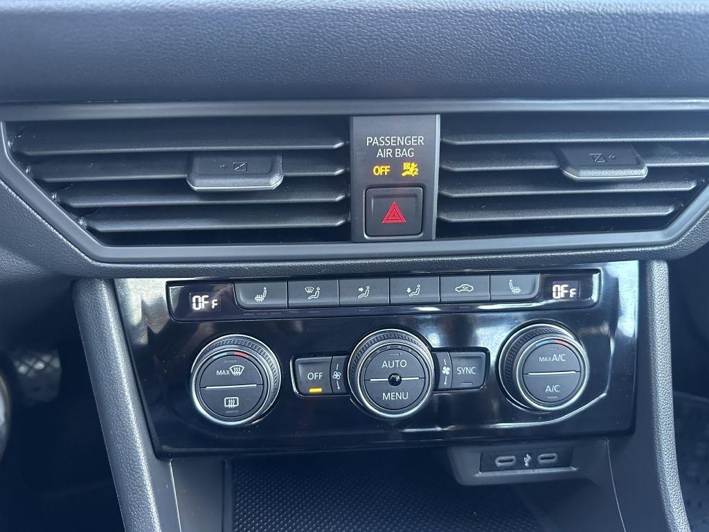 Volkswagen Jetta SE Auto 2023