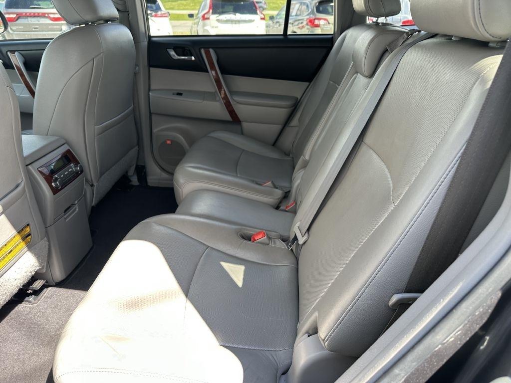 Toyota Highlander 4WD 4dr V6 Limited (Natl) 2013