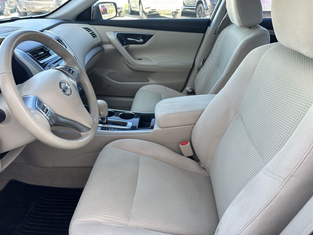 Nissan Altima 4dr Sdn I4 2.5 SV 2014