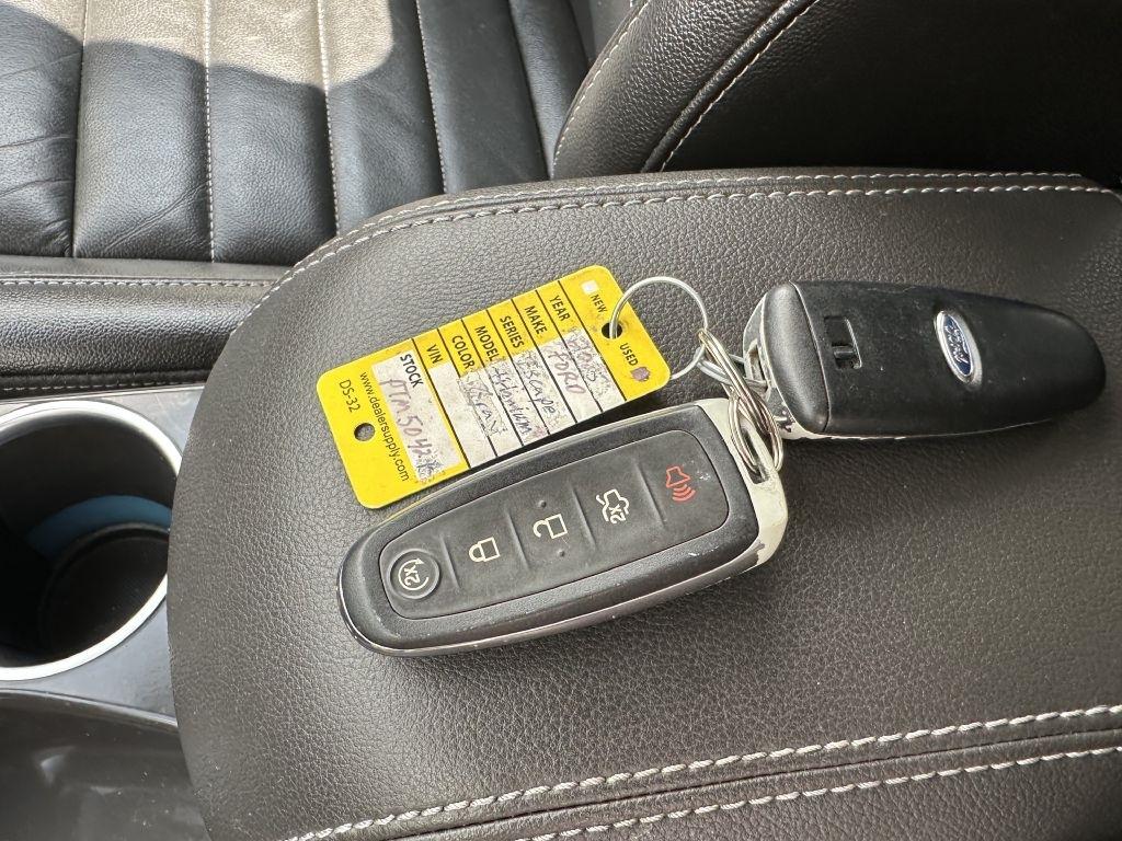 Ford Escape 4WD 4dr Titanium 2015